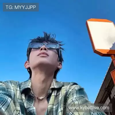 束婉义